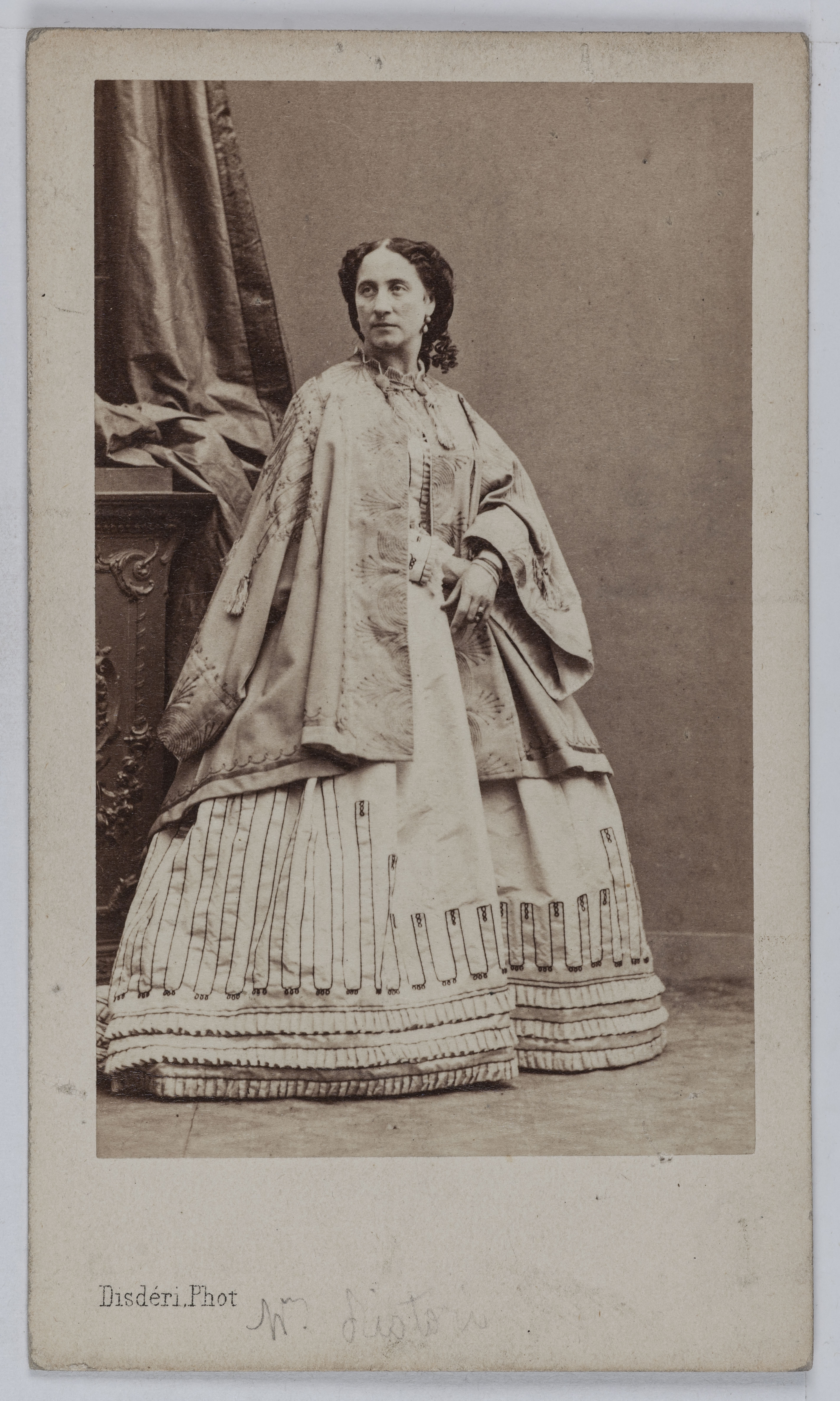 André-Adolphe-Eugène Disdéri, Portrait d'Adélaïde Ristori (1822-1906), tragédienne italienne.