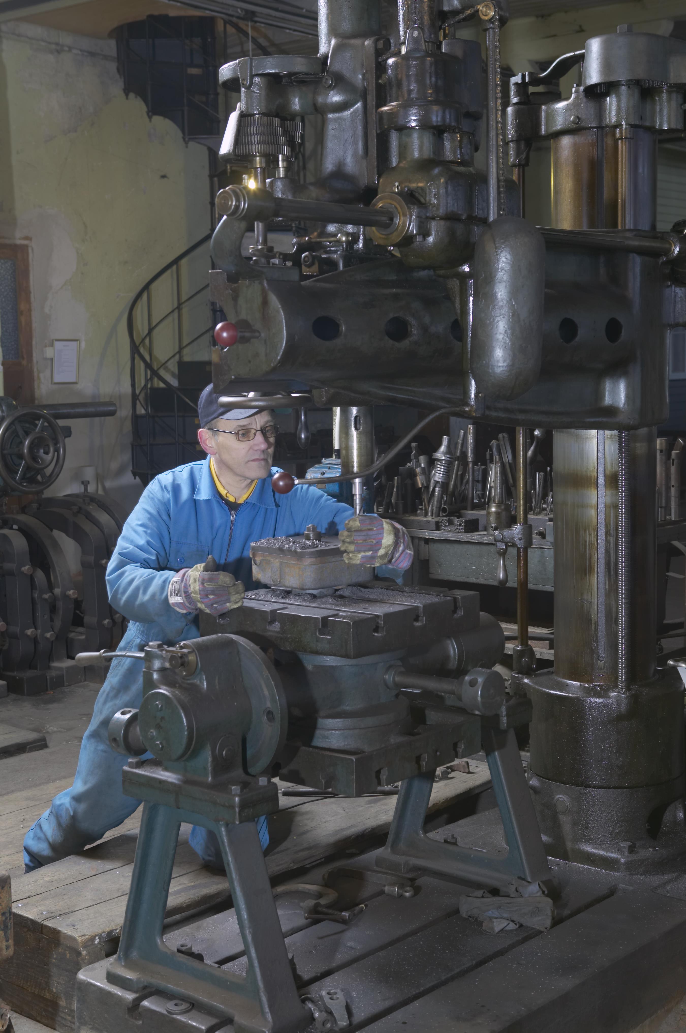 Bengt A Lundberg, Pythagoras motorfabrik