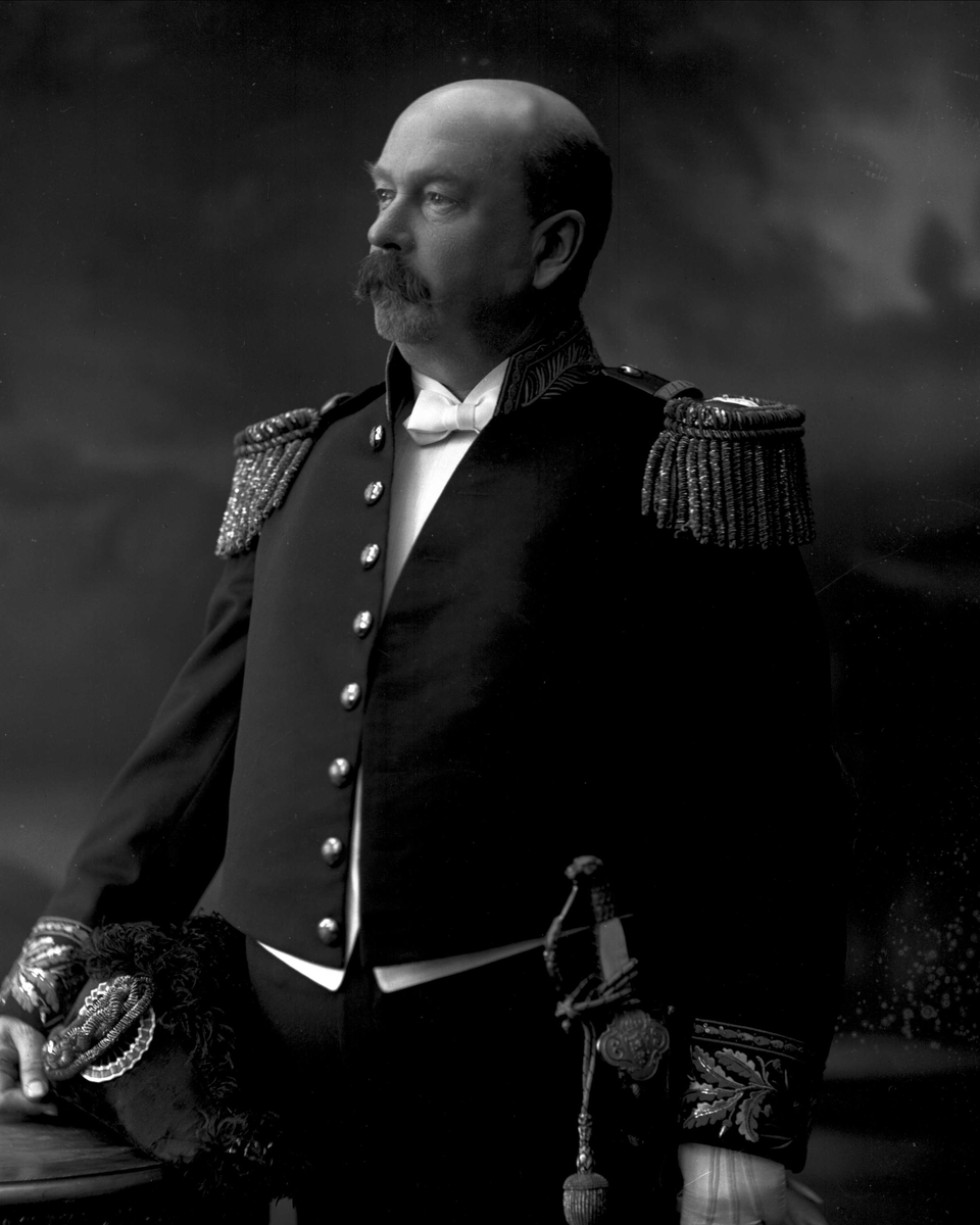 Gustav Borgen, Portrett, Rasmus Ingvald Thorsen i sin konsuluniform.