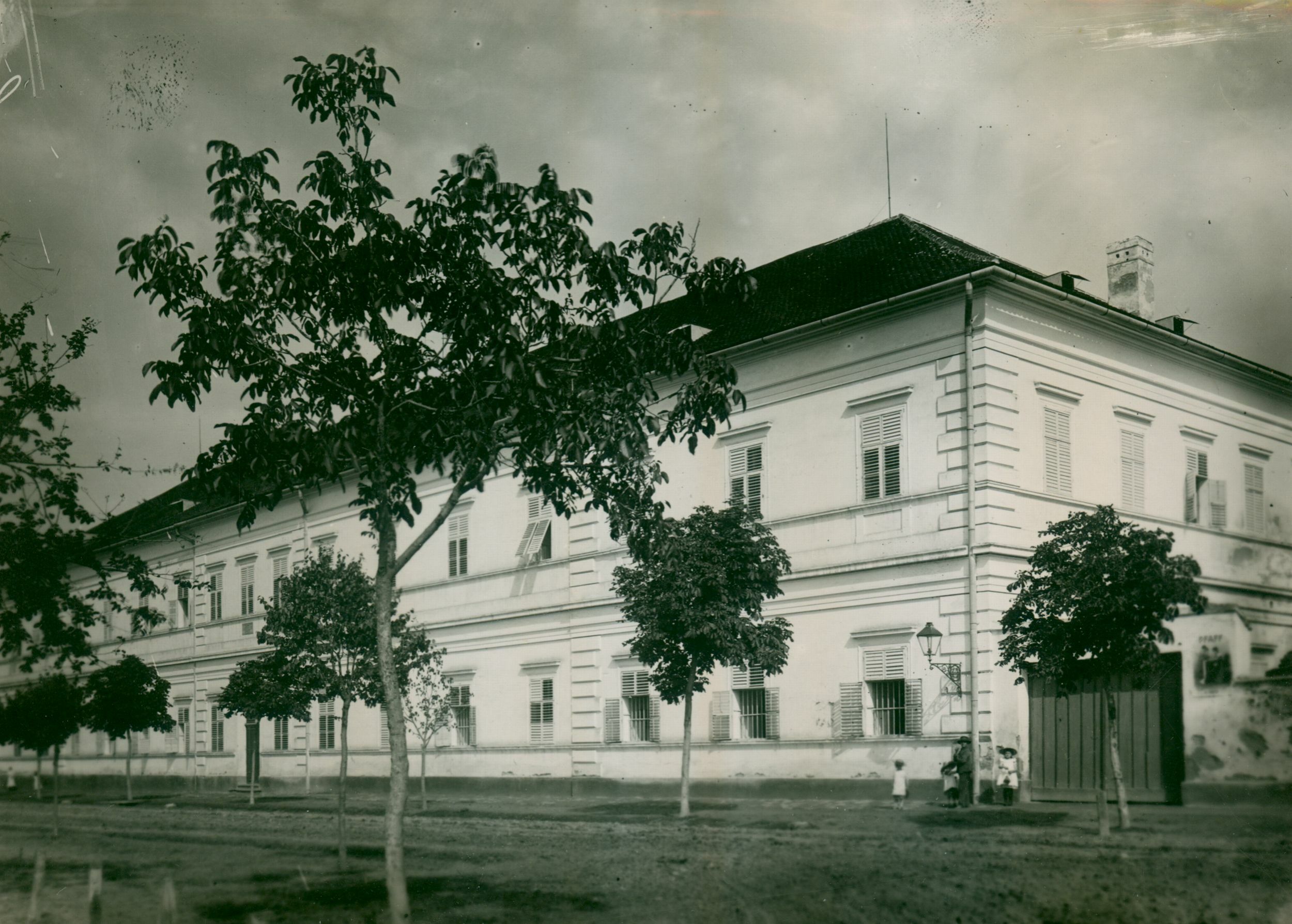 Josip Brunšmid, Đakovo - kuća jednokatnica – stari samostan ss. Sv. Križa, s početka 19. stoljeća