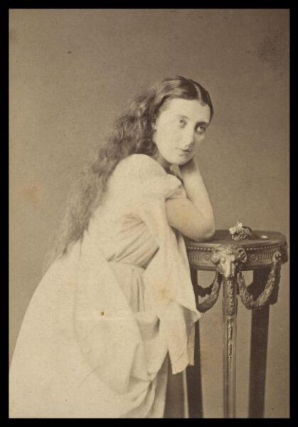 London Stereoscopic and Photographic Company, Guy Little Theatrical Photograph