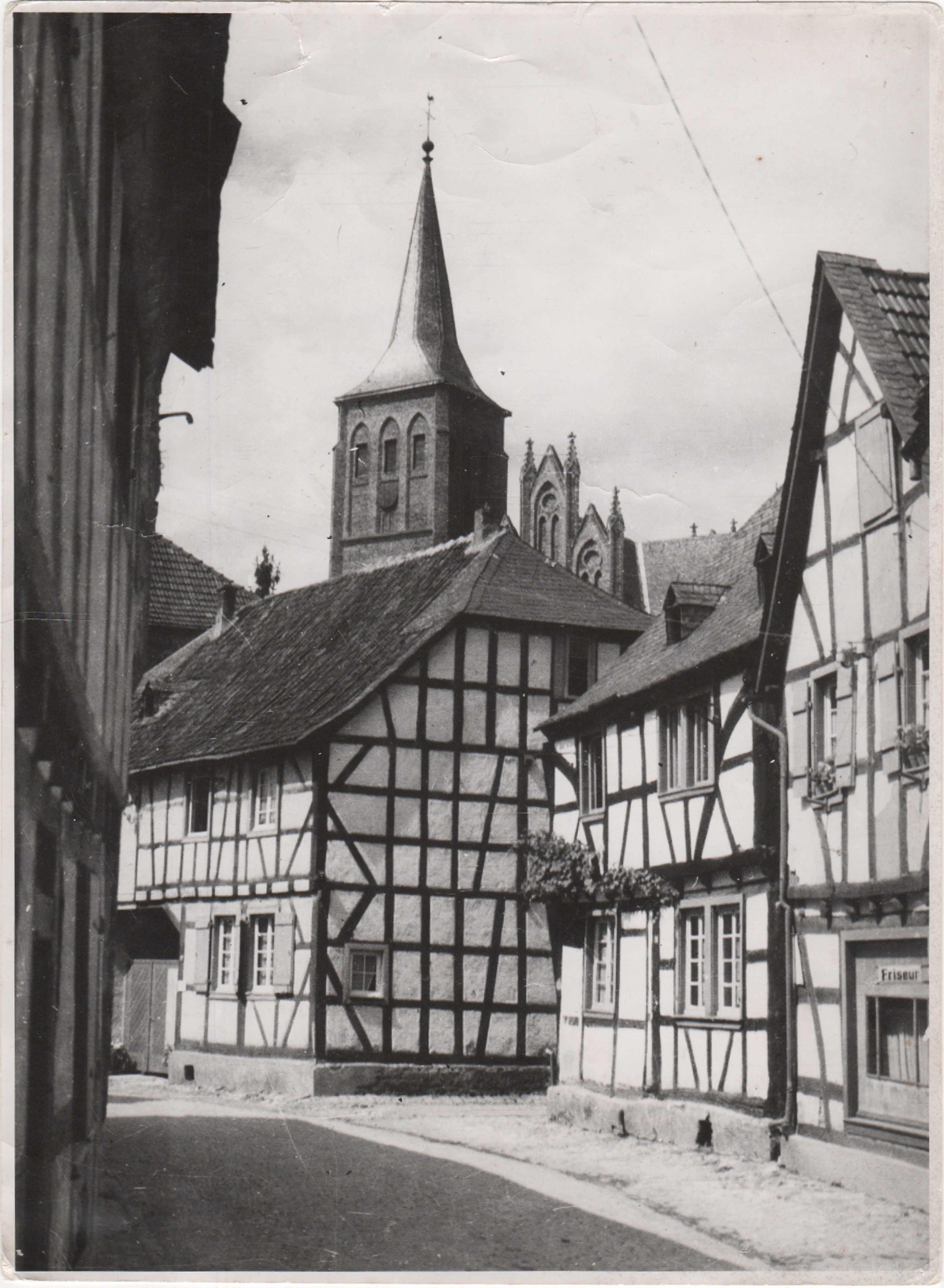 Jupp Schuld, St. Sebastianuskirche vor dem Umbau vor der Hauptstraße aus fotogranfiert