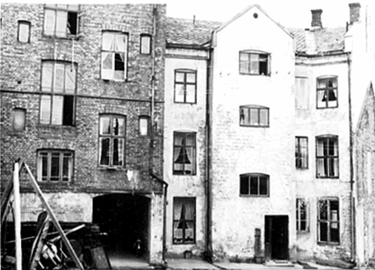 Anno Domkirkeodden, EKSTERIØR, BRANNVAKTA, BAKGÅRDEN, GRØNNEGATA 70