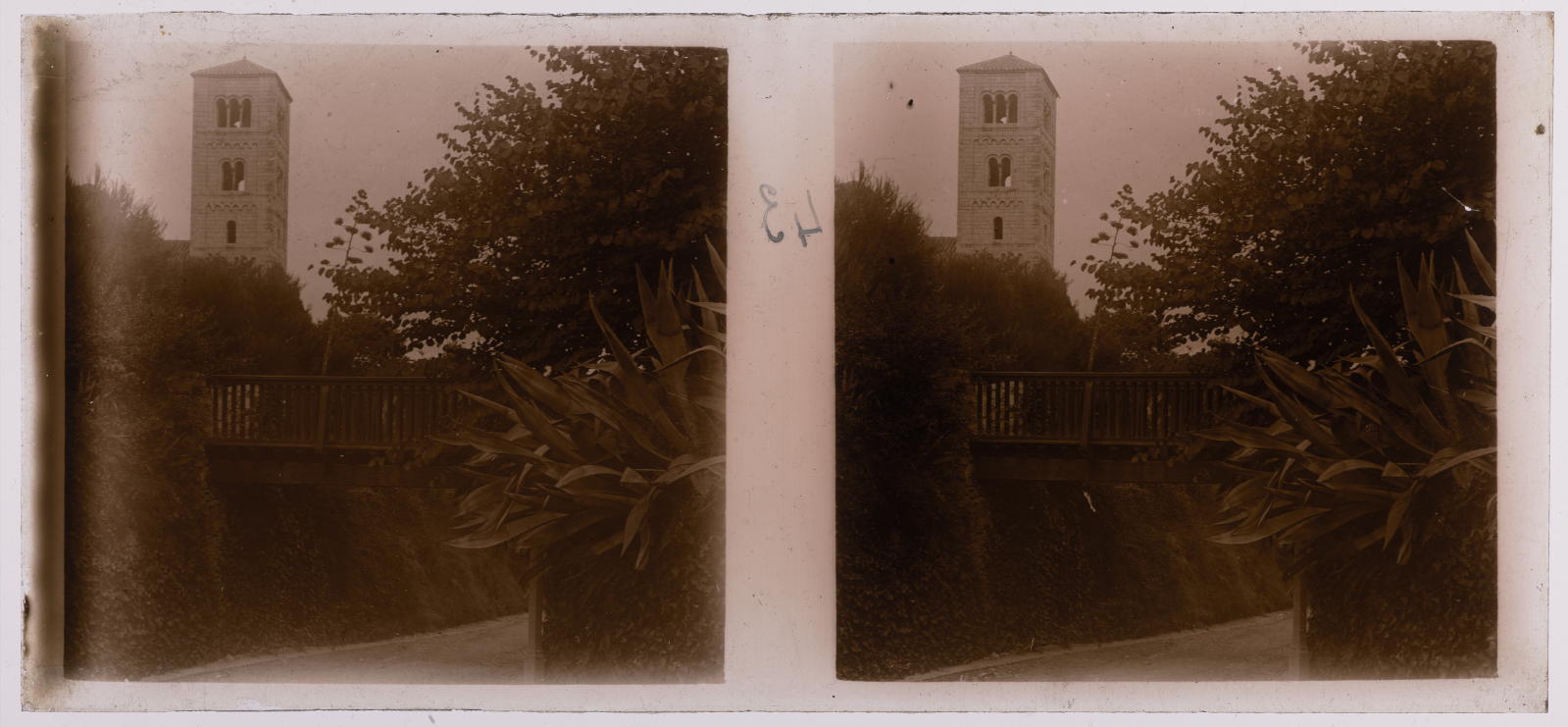 Desconegut, [Romanesque bell tower]