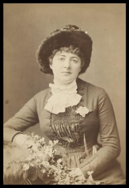 London Stereoscopic and Photographic Company, Guy Little Theatrical Photograph