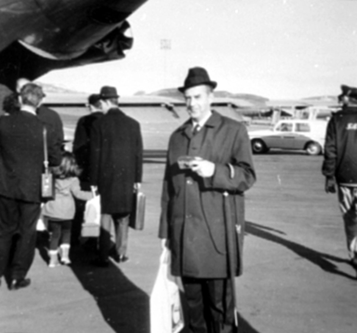 Anno Domkirkeodden, HAM-KAMS KEEPERTRENER ROLF NYBAKKEN, FLYPLASS, TSJEKOSLOVAKIA