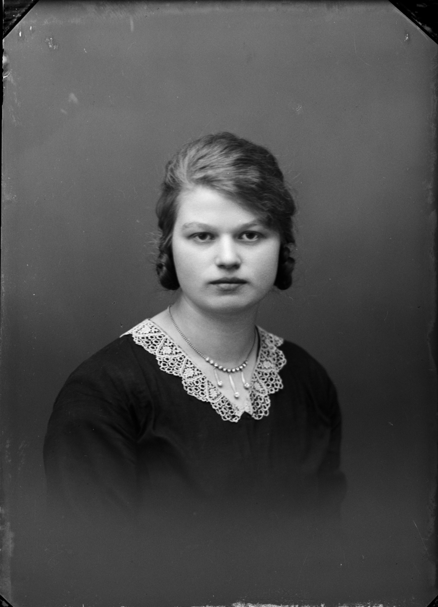Skötsner-Edhlund, Astrid Arvidsson från Forsmark socken, Uppland 1931