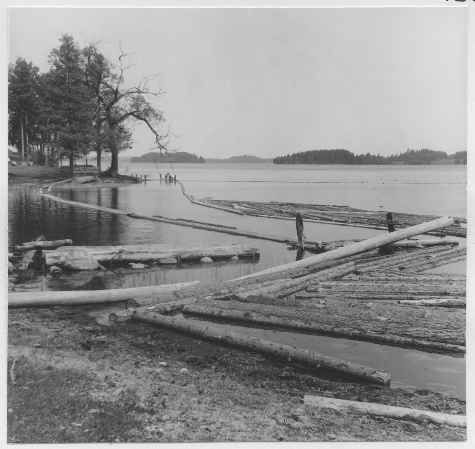 Mårten Sjöbeck, Södra stranden av sjön Båven