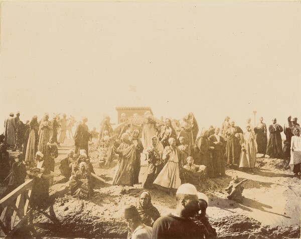 Unknown, [Crowd of people]