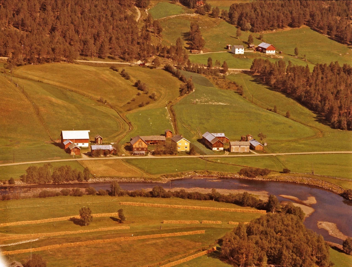 Widerøes Flyveselskap A/S, Gårdsbruk.