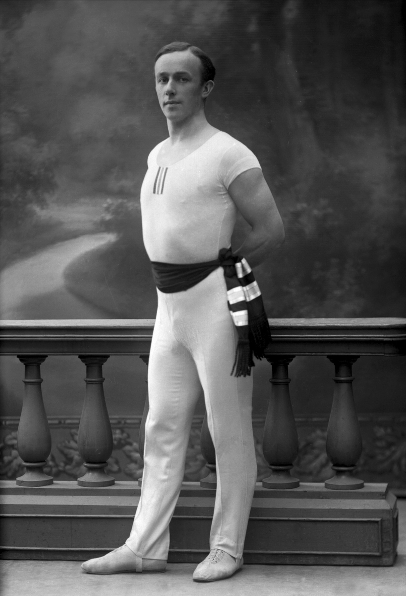 Gustav Borgen, Portrett, turner i turndrakt, Sigurd Smebye.