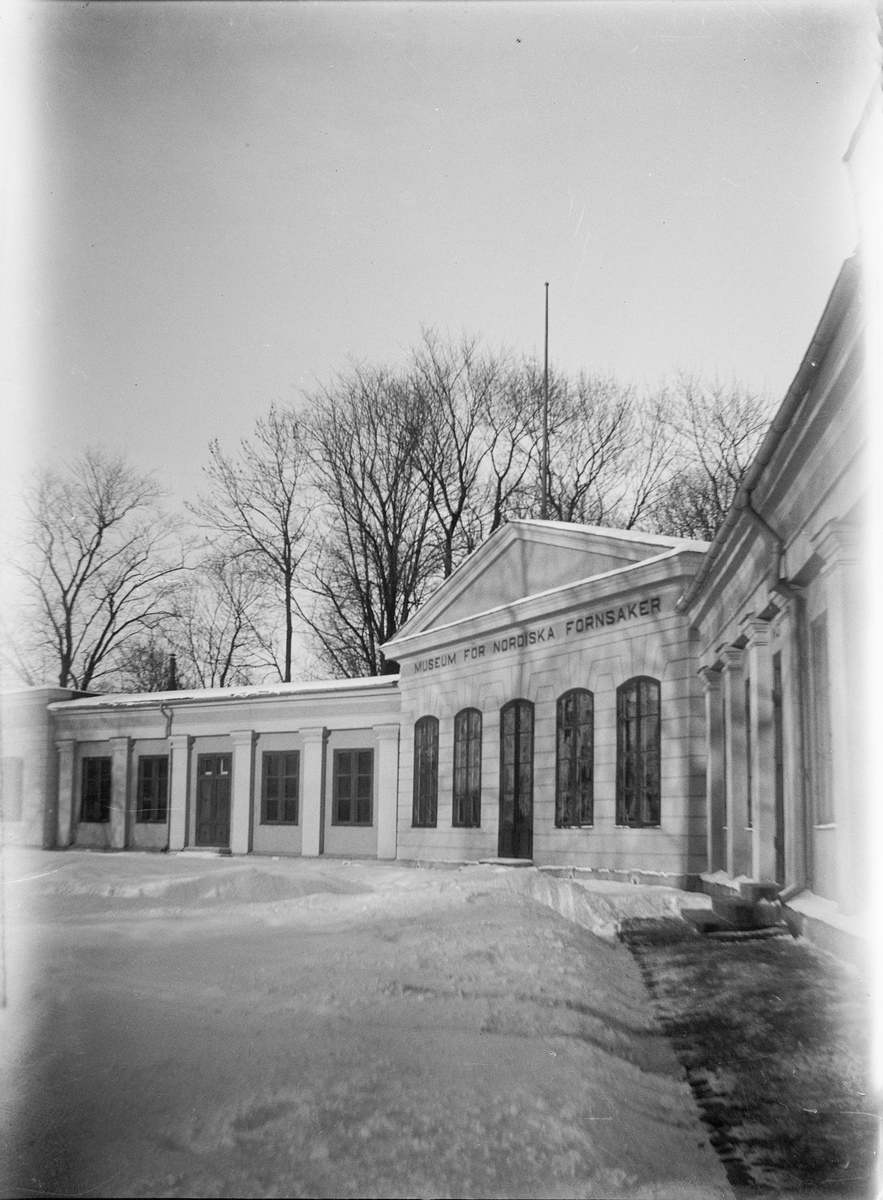 Carl Liljefors, The Museum of Nordic Antiquities in the Orangery, Linnaean Garden, Örtedalen district, Uppsala 1900 - 1901