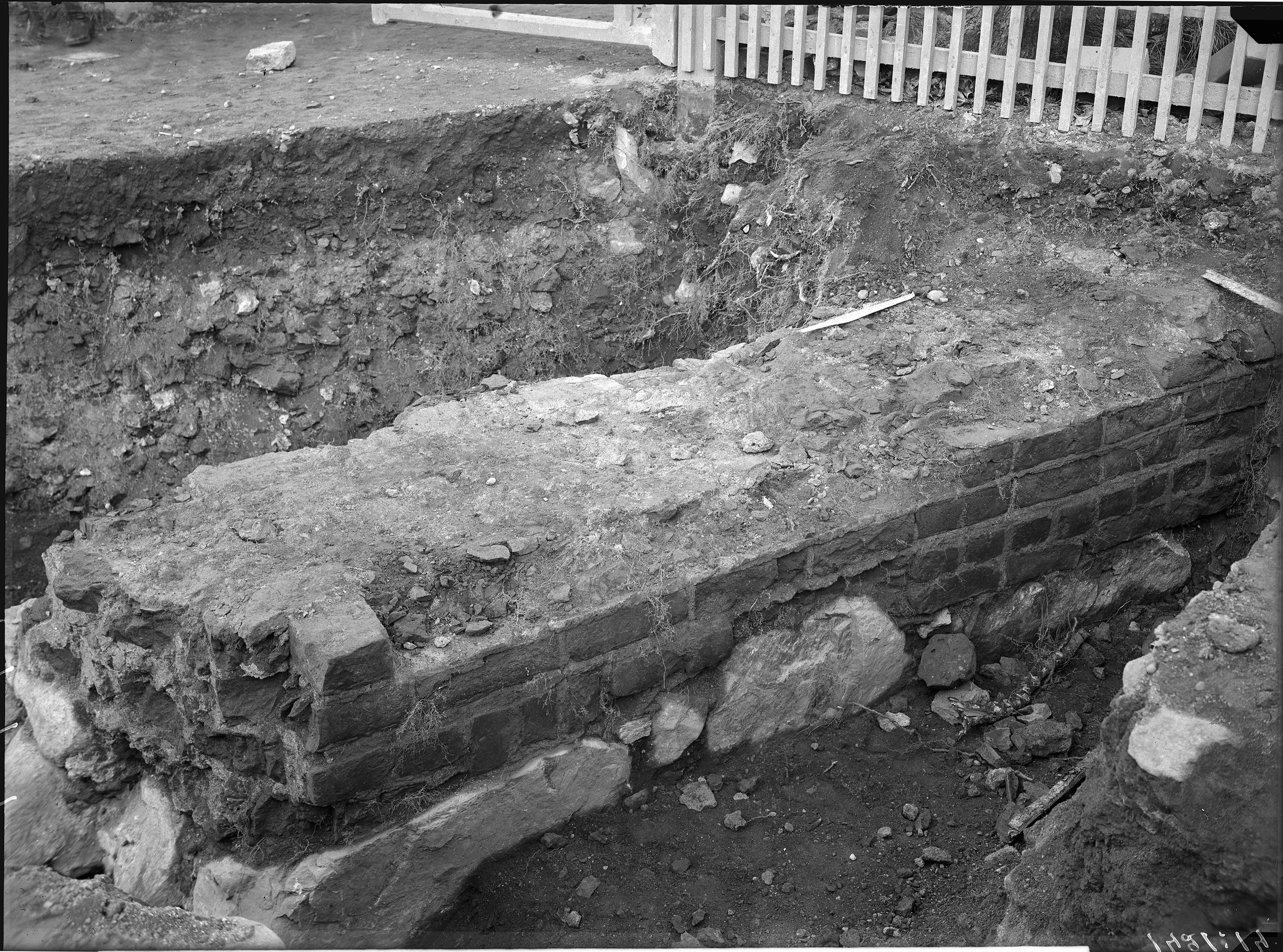 Erik Lundberg, Nyköping, Franciskanerklostrets ruin