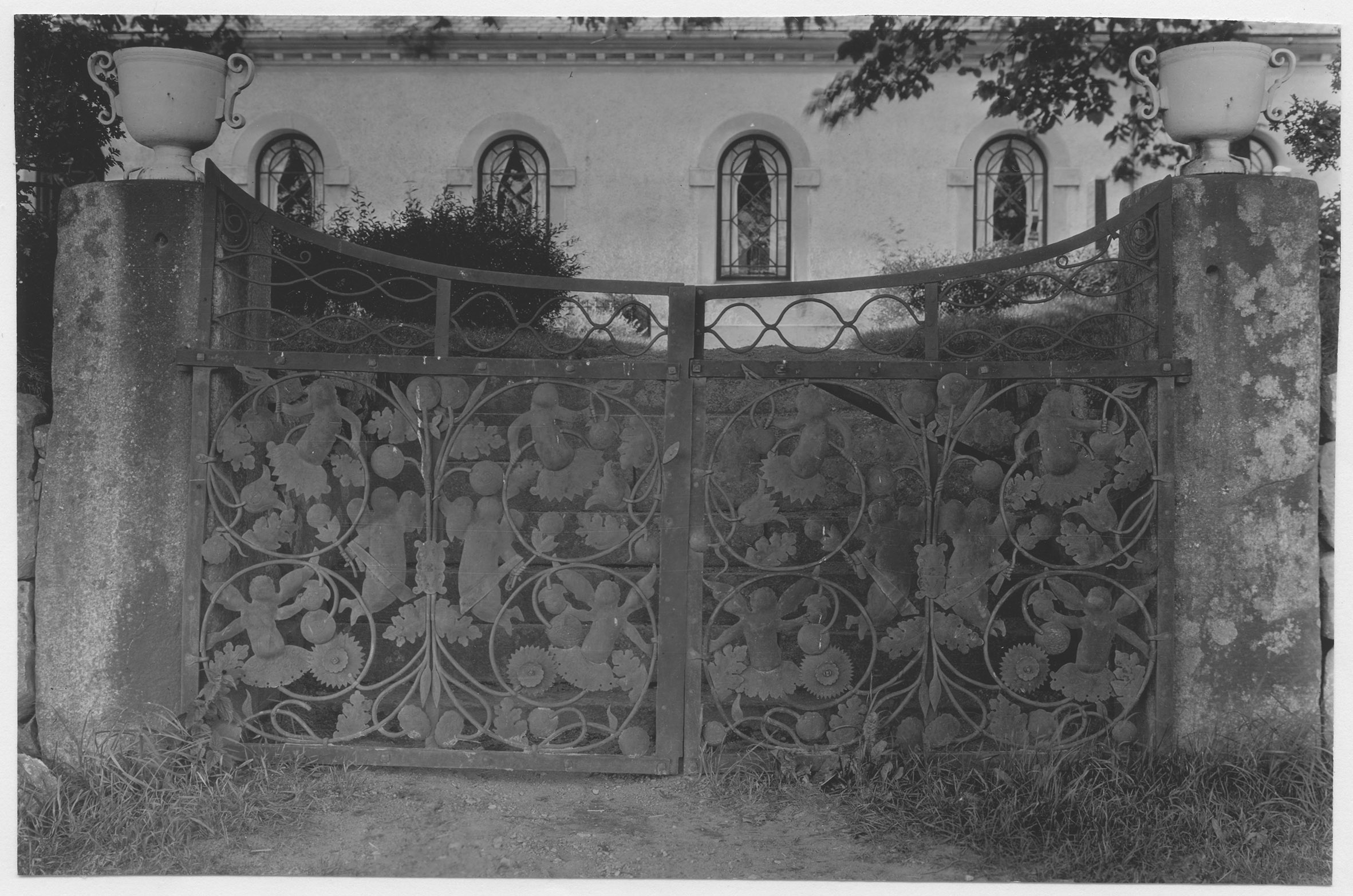 Mårten Sjöbeck, Getinge socken, järnsmidda kyrkogårdsgrindar