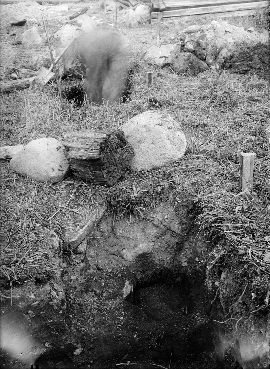 Paul Sandberg, Ground work at Kvekgården, Fröslunda parish, Uppland autumn 1933