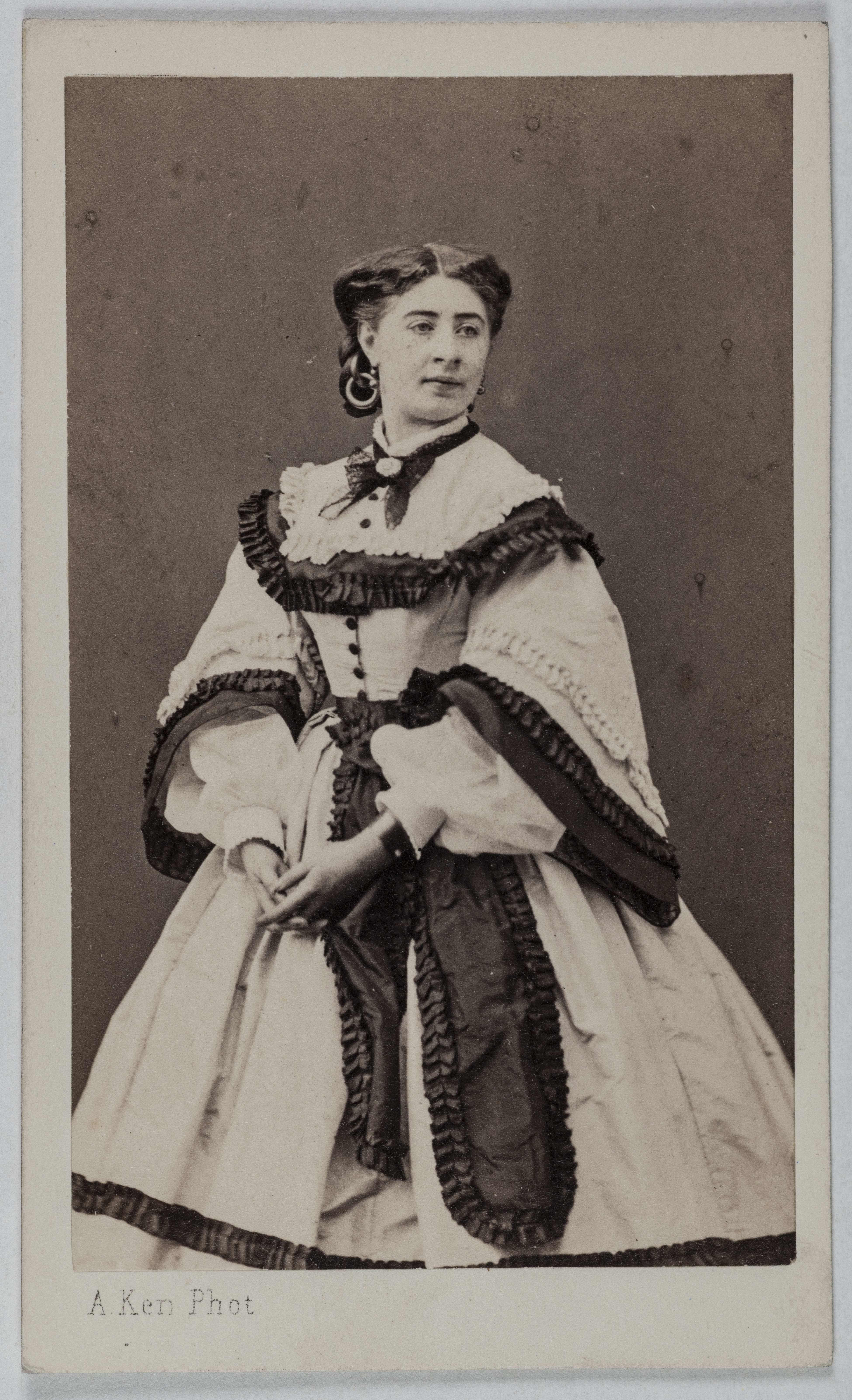 Alexandre Ken, Portrait de Catherine Friedberg, chanteuse à l'Opéra en 1860.