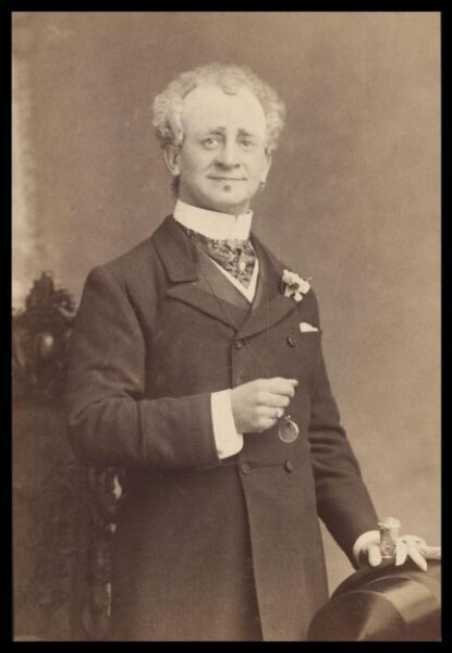 London Stereoscopic and Photographic Company, Guy Little Theatrical Photograph