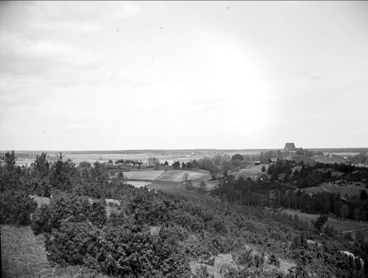 August Fredrik Schagerström, "Gamla Upsala från Tunåsen", norrut över fornlämningsområdet i Gamla Uppsala, maj 1915