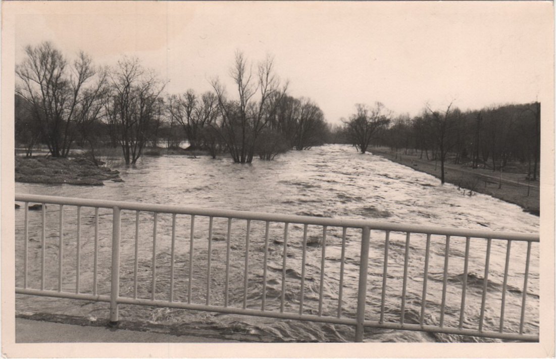 Jupp Schuld, Hochwasser der Ahr, hier Überschwemmung der Wiesen Ahrabwärts im Februar 1970