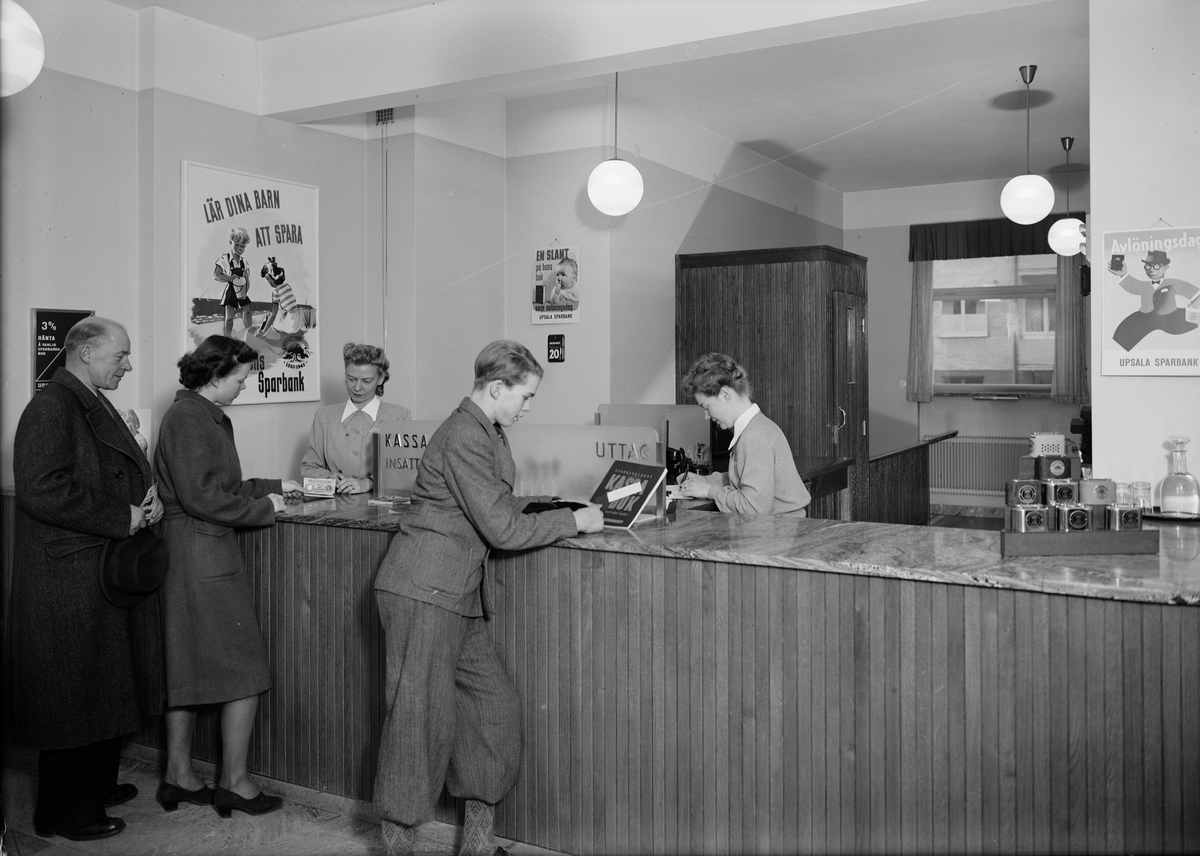 Paul Sandberg, Upsala Sparbanks kontor, kvarteret Holmen, Uppsala interiör december 1944