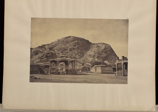 Capt. Linnaeus Tripe, Secunder Malay. Near View.