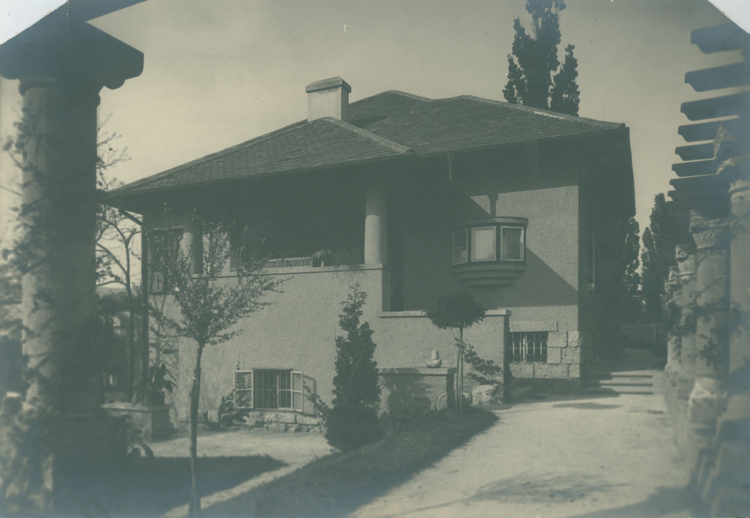 Viktor Kovačić, Vila Frangeš