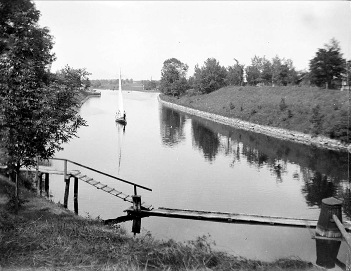 August Fredrik Schagerström, Segelbåt på Väddö kanal, Väddö socken, Uppland 1927