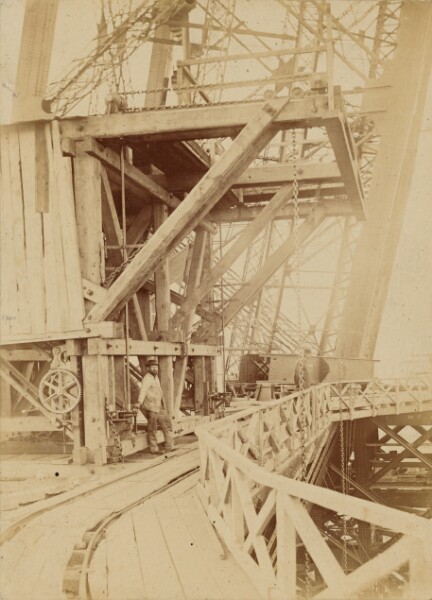Unknown, Machinery, workers