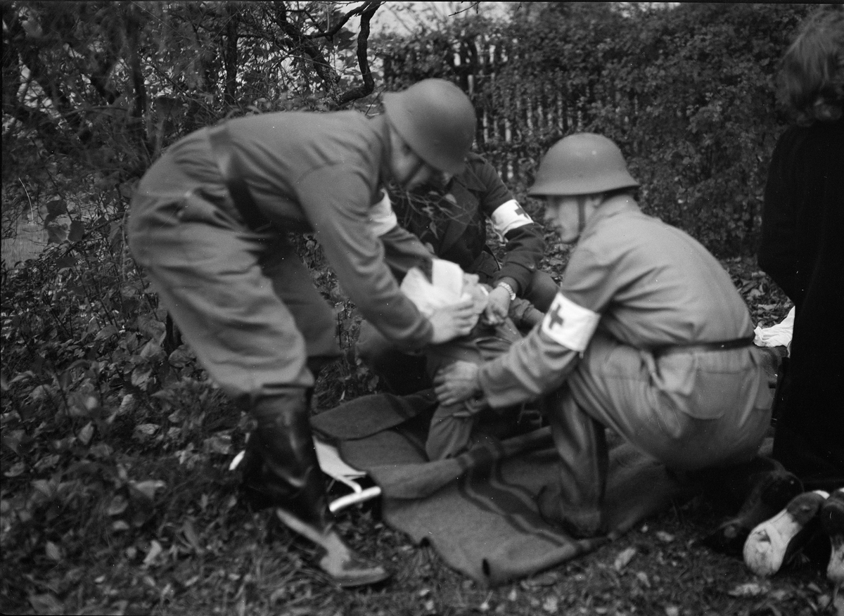 Paul Sandberg, “Surprise moment put the contingency departments on hard samples” - “injured taken care,” Luthagsesplanaden, Uppsala 1941