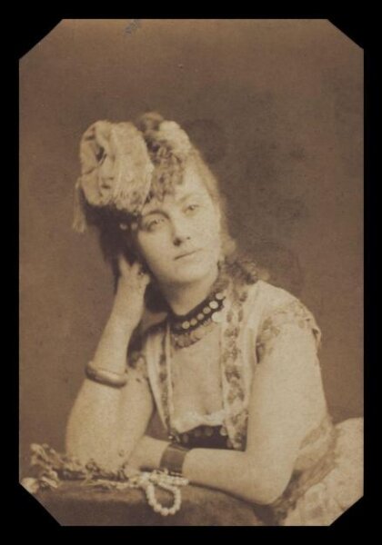 London Stereoscopic and Photographic Company, Guy Little Theatrical Photograph