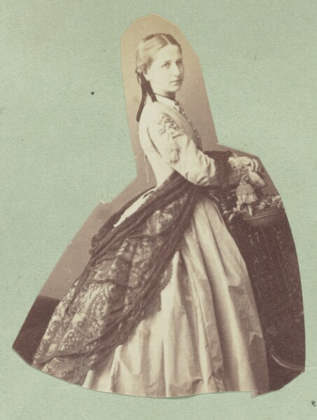 Unknown, [Portrait of woman with ribbon in her hair]