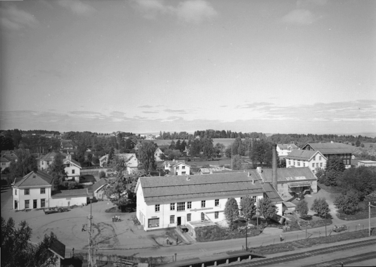 Anno Domkirkeodden, OVERSIKT STANGE SETT FRA FELLESKJØPSILOEN, STANGE MEIER TIL HØYRE. , TINGVOLD TIL VENSTRE.