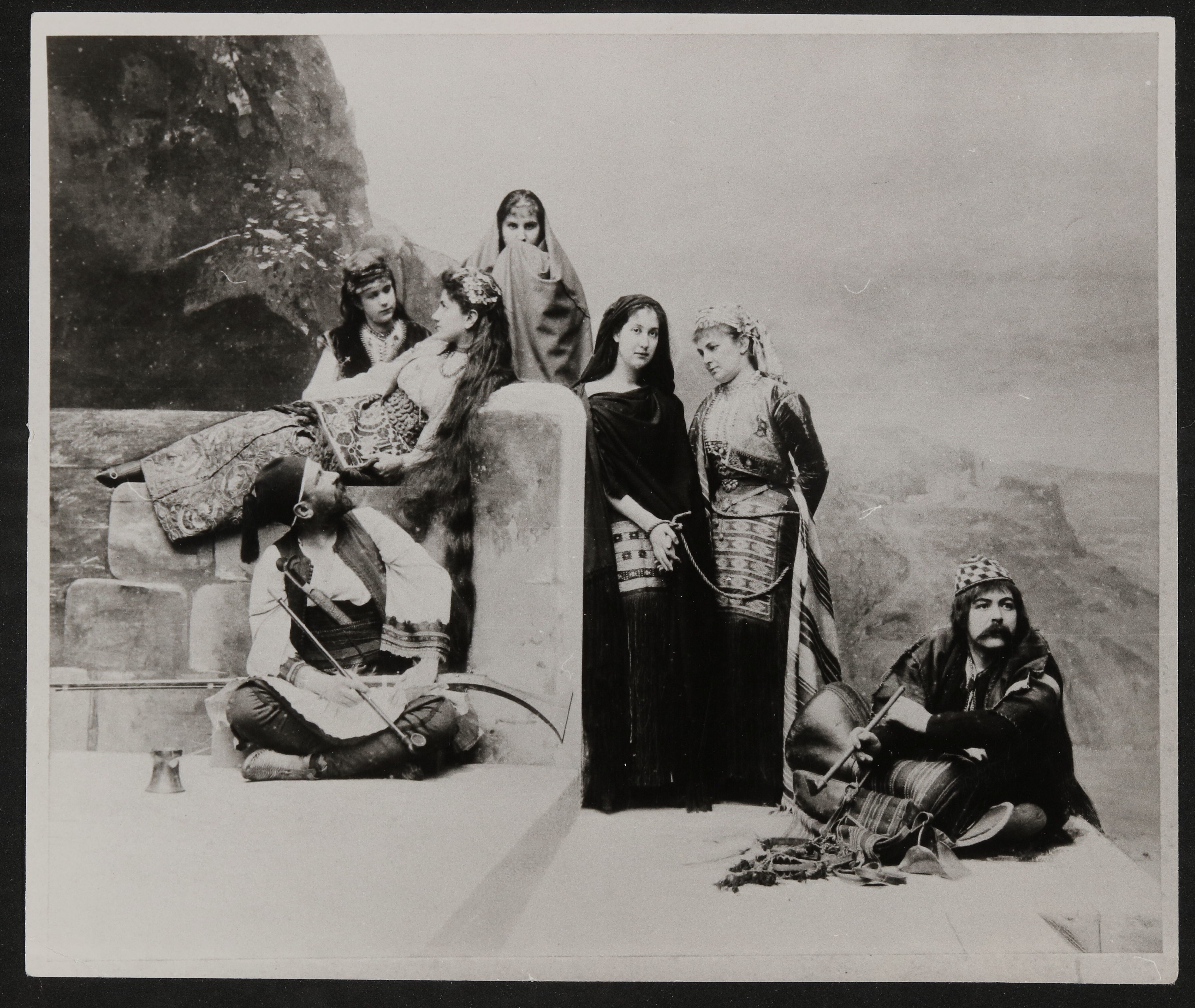 Unknown artist, Tableau vivant / Lebendes Bild: Kriegsbeute nach Jaroslav Čermák