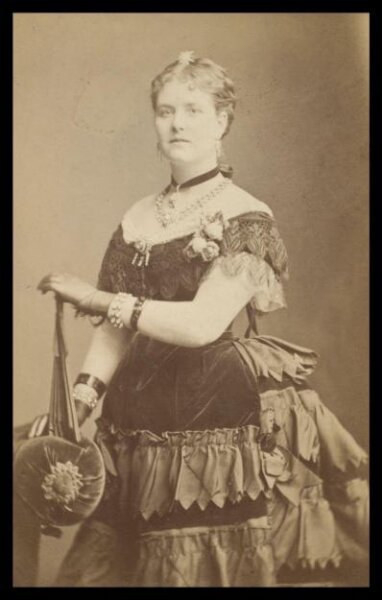 London Stereoscopic and Photographic Company, Guy Little Theatrical Photograph