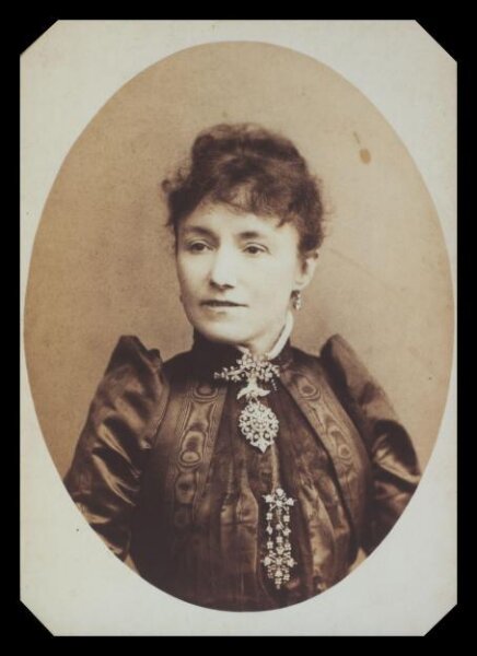 London Stereoscopic and Photographic Company, Guy Little Theatrical Photograph