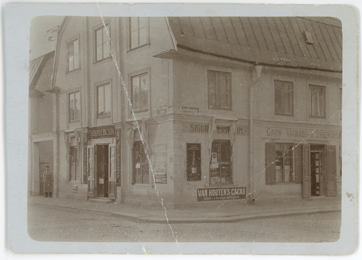 Okänd,, Brevkort - korsningen Övre Slottsgatan - Järnbrogatan, Uppsala