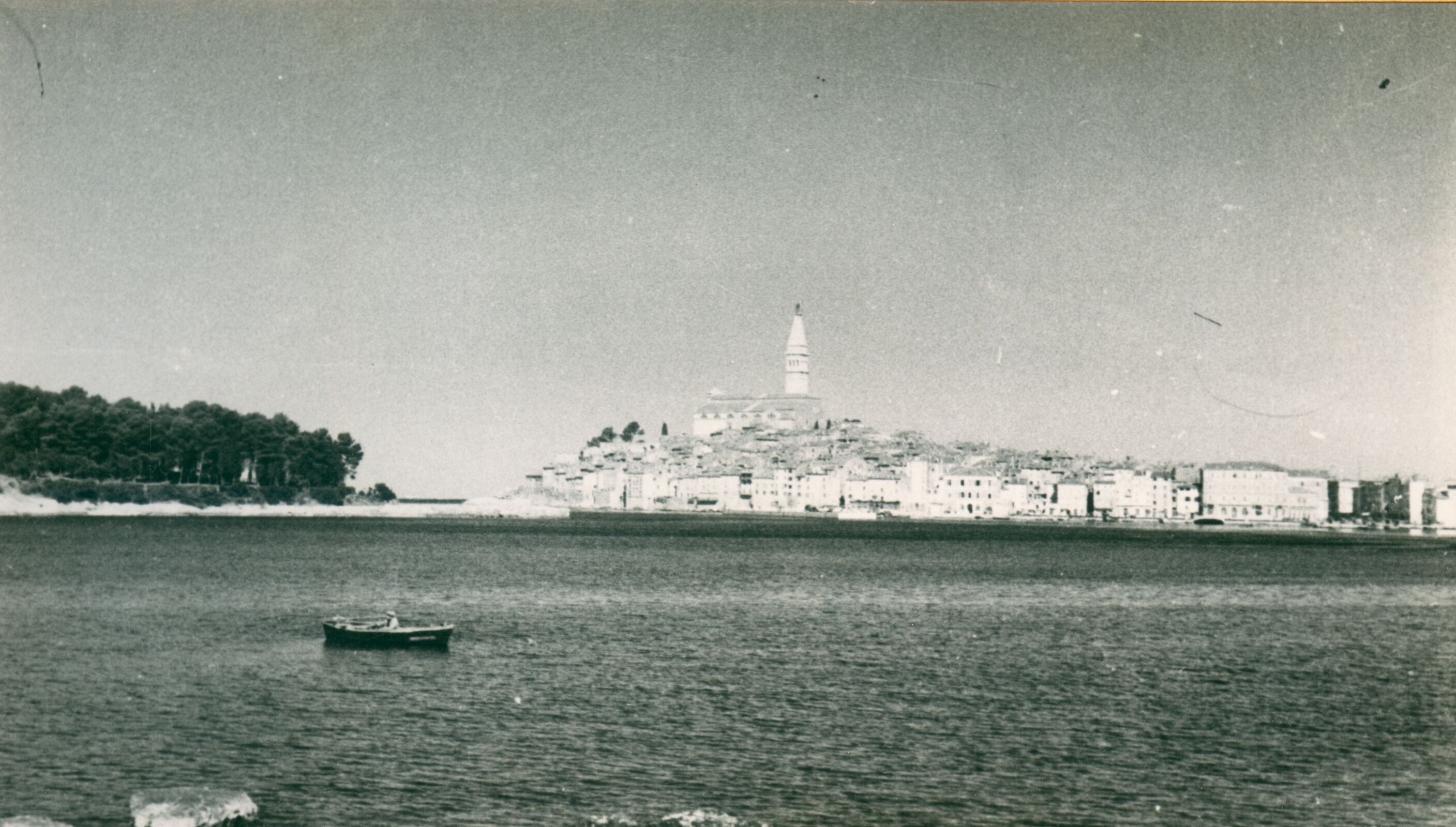 Branko Fučić, Rovinj, veduta starog dijela grada s jugoistoka