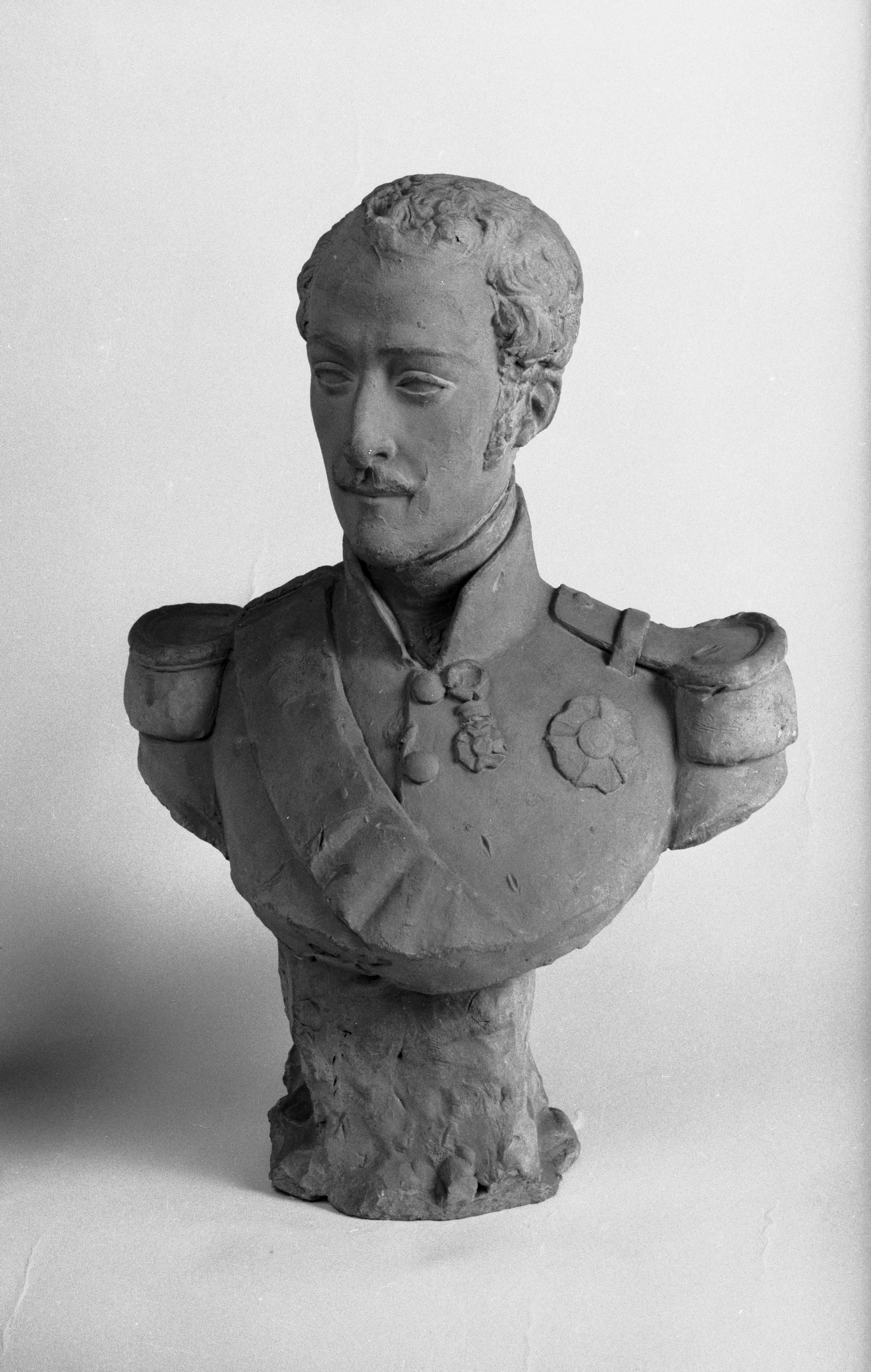 Jean Pierre Dantan, Portrait sérieux de Louis-Charles-Philippe-Raphaël d'Orléans, duc de Nemours (1814-1896).