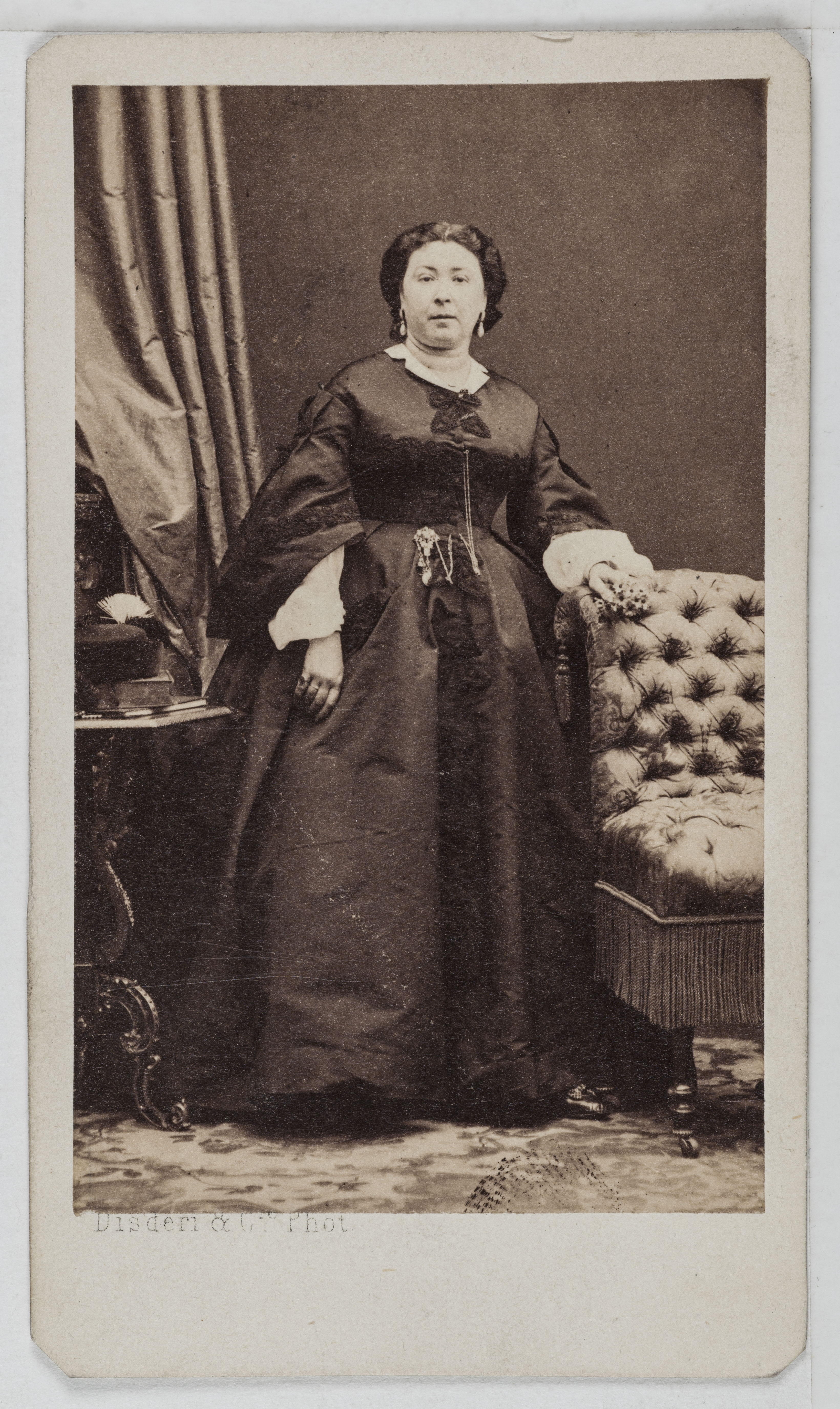 Disderi & Cie, Portrait de Julie Justine Pilloy, dite Alice Ozy, actrice au Théâtre des Variétés, au Théâtre de Vaudeville et au Théâtre du Palais Royal.