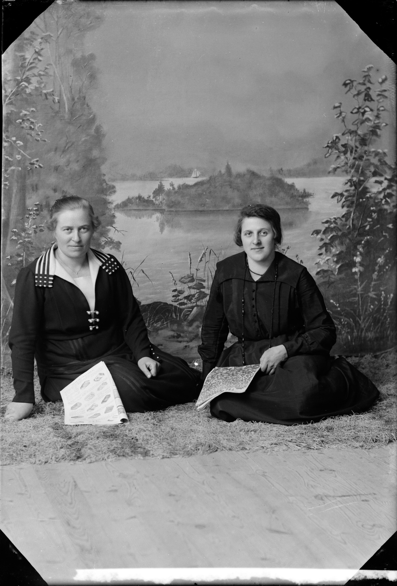 Skötsner-Edhlund, Två kvinnor, Östhammar, Uppland