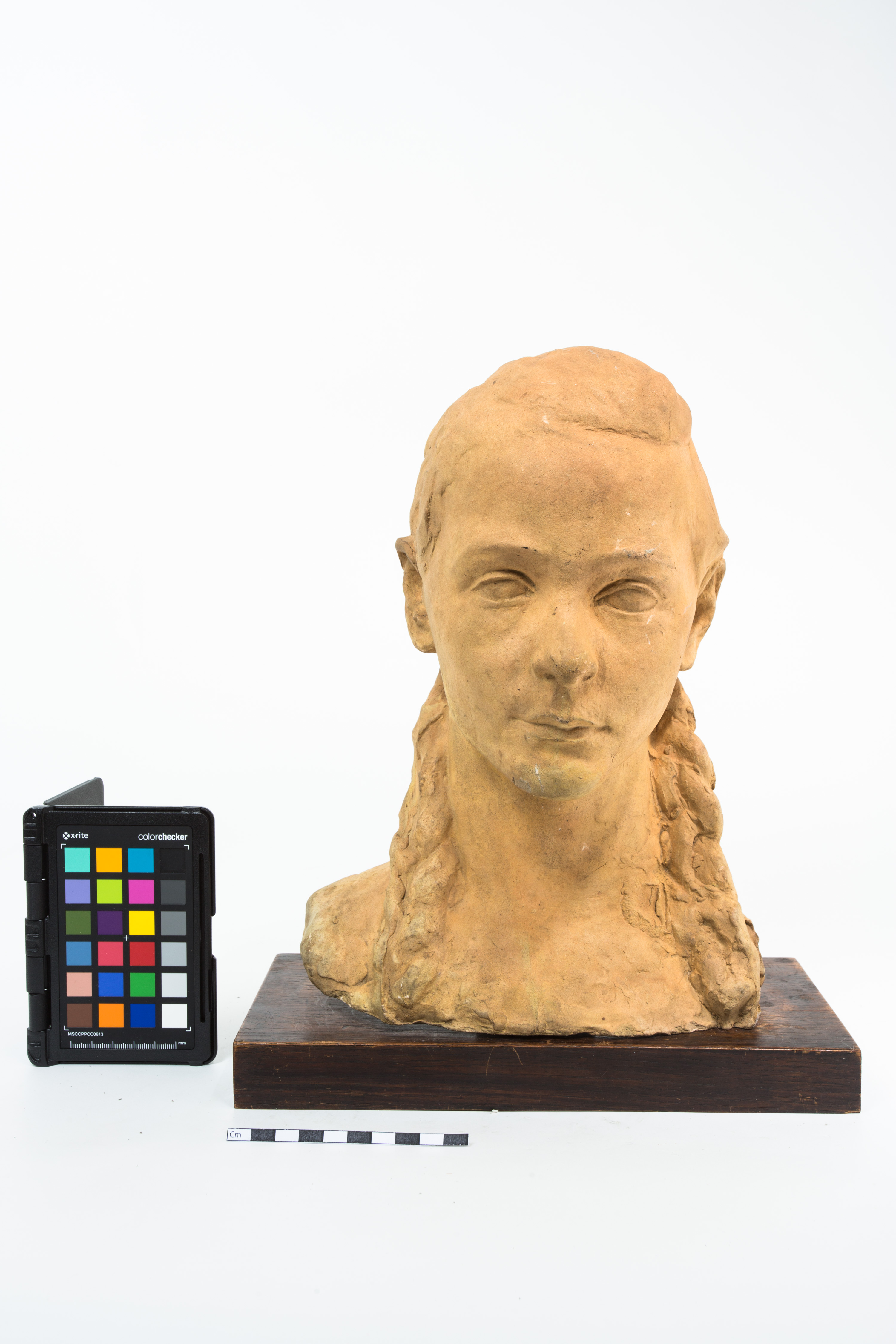 Jaan (autor) Koort, Girl’s head. (Pia Burman)