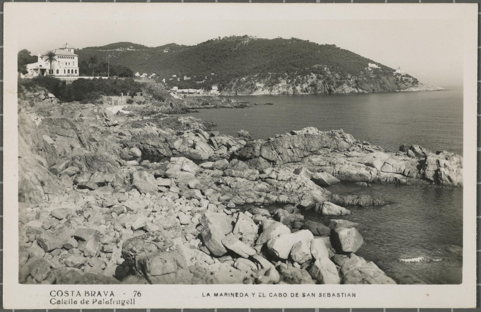 Desconegut, Costa Brava - 76 Calella de Palafrugell. La Marineda y el Cabo de San Sebastian