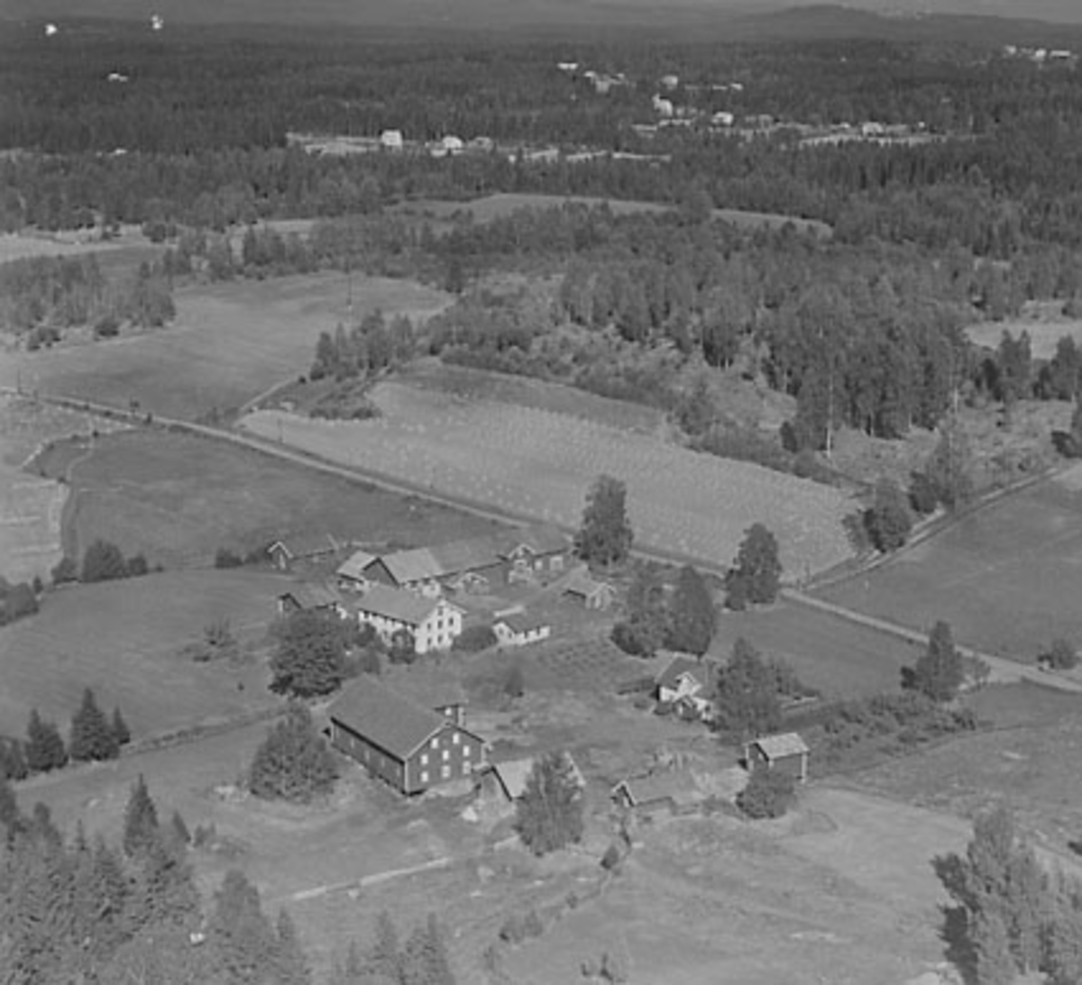 Widerøes Flyveselskap A/S, FLYFOTO FURUSET, ÅSVANG