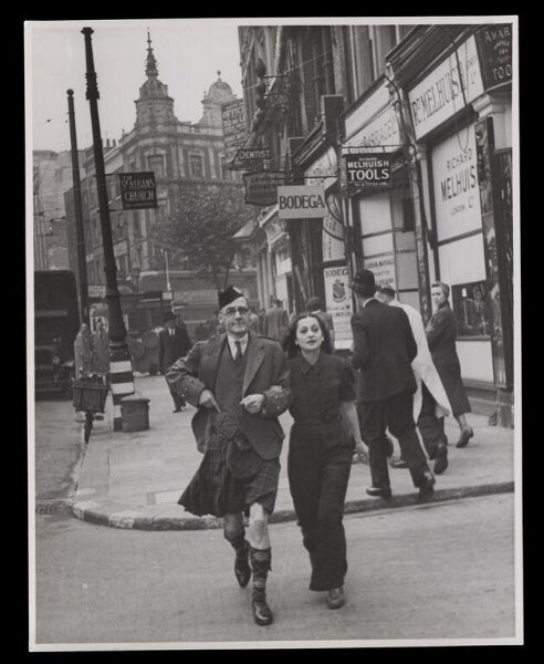 Hardy, Bert, Should Women Wear Trousers?