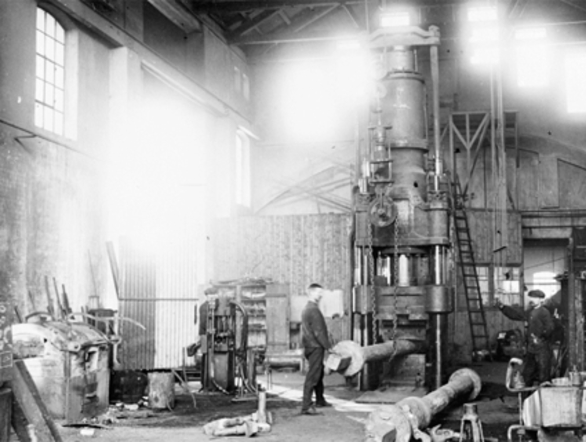 Anno Domkirkeodden, INTERIØR, A/S HAMAR JERNSTØPERI, (HAM-JERN), VERKSTEDET, ARBEIDERE