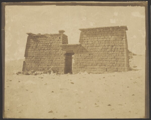 Félix Teynard, [Temple - General View of the Pylon. Es-Sebua.]
