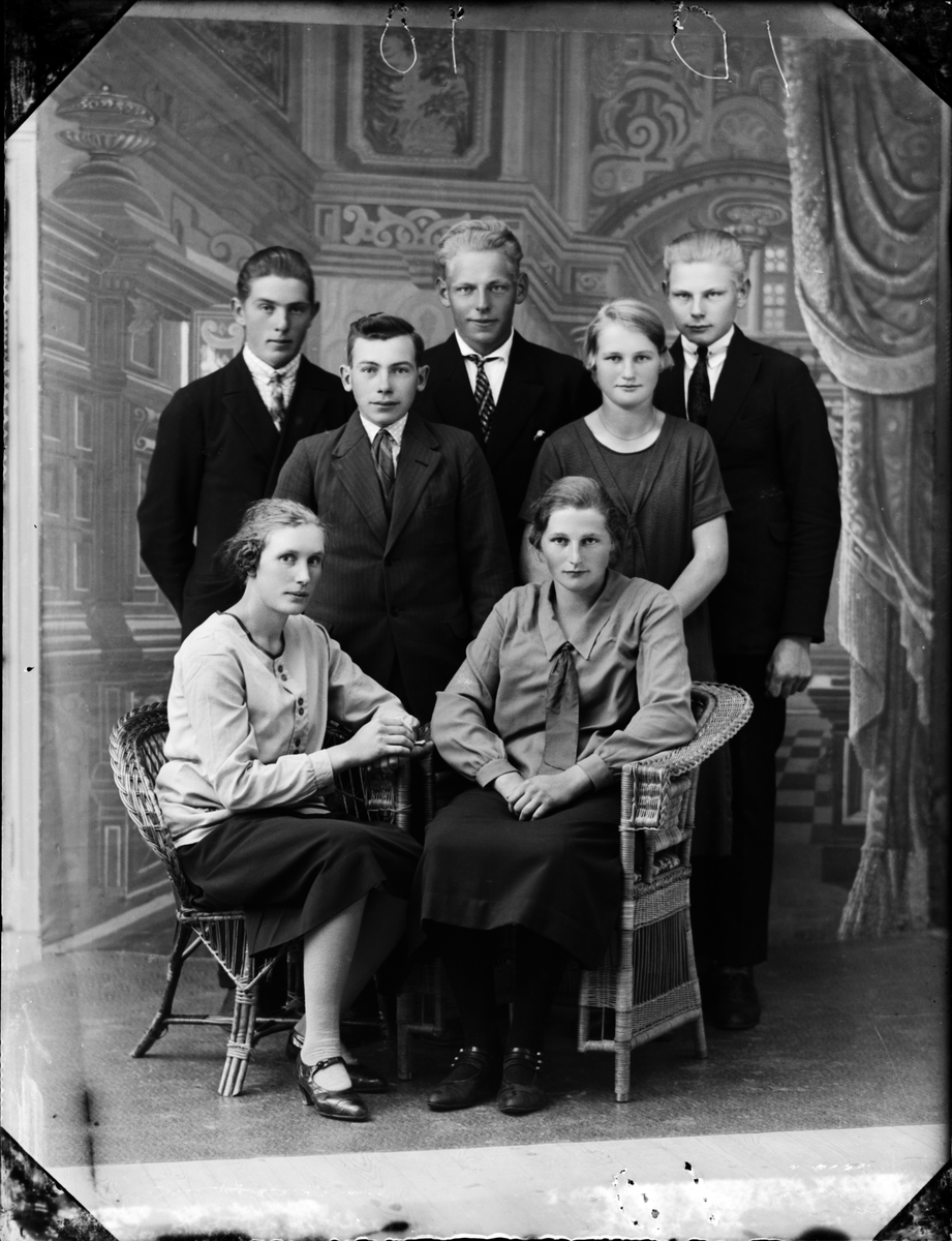 Skötsner-Edhlund, Ungdomar från Simundö, Börstil socken, Uppland