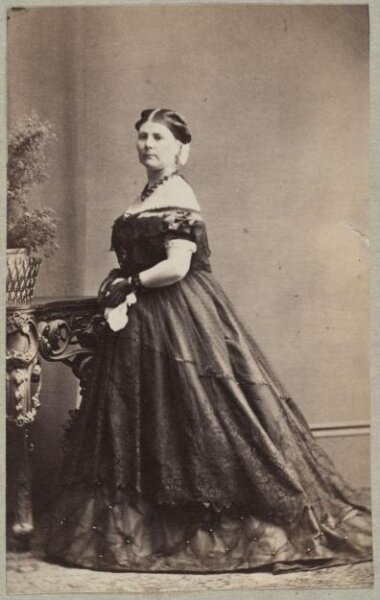 Unknown, Carte-de-visite photographs (480). Four photographs  are dry-mounted to each sheet (120).
