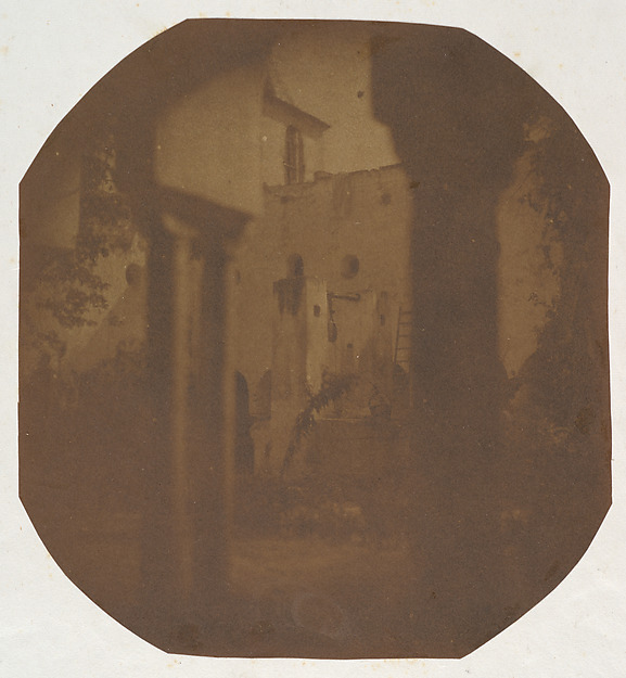 Unknown, [Well Seen from Colonnade]