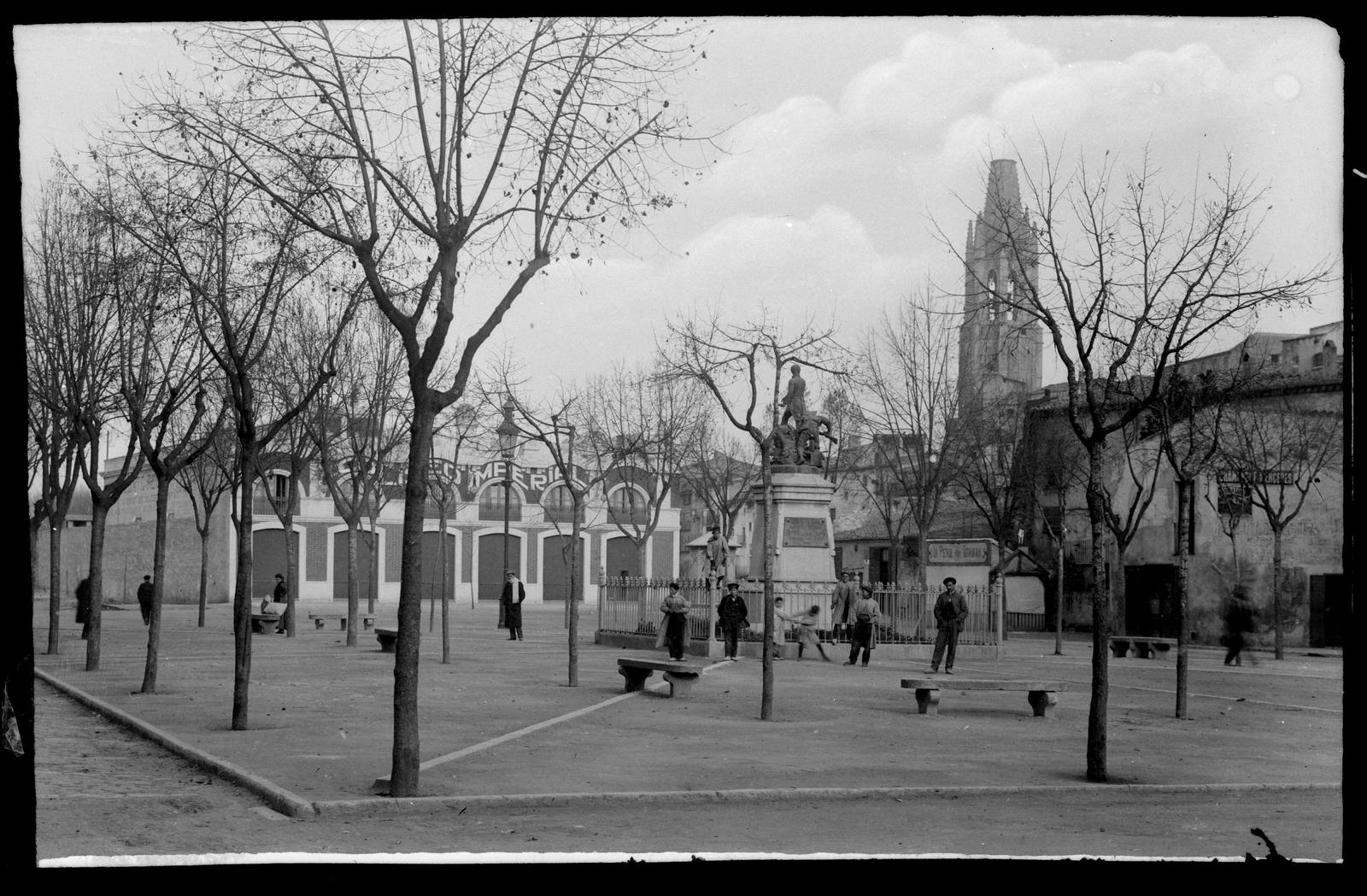 Joan Llinàs Badosa, [Independence Square]